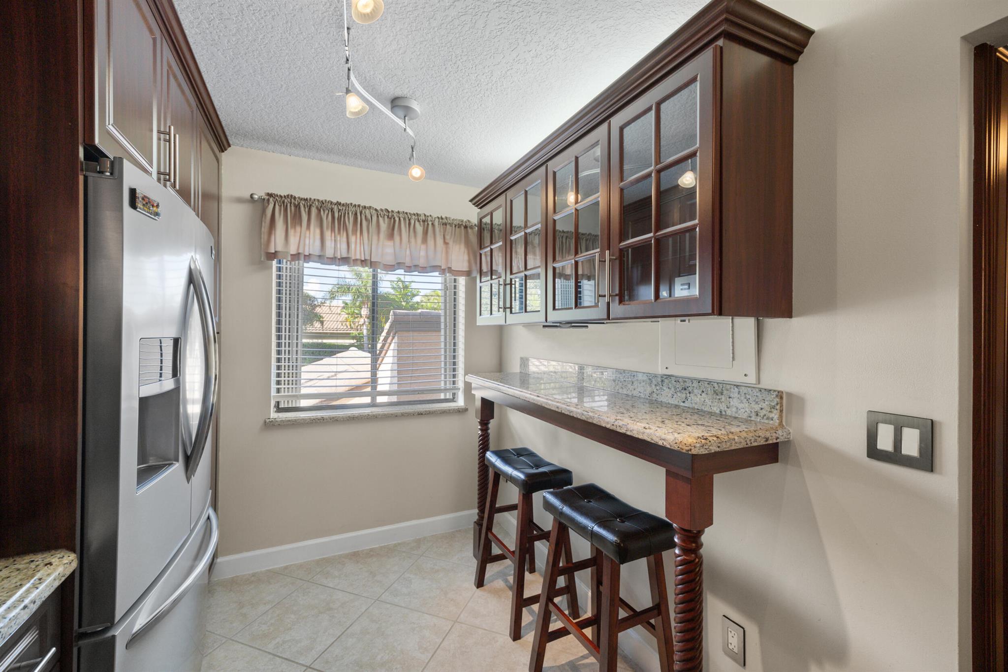 210 Captains Walk 710