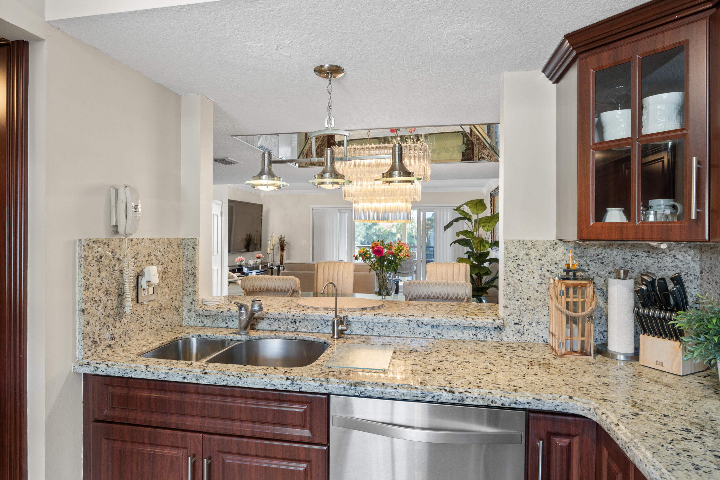 210 Captains Walk 710