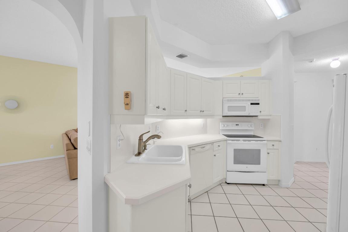 10172 Andover Coach Circle G2