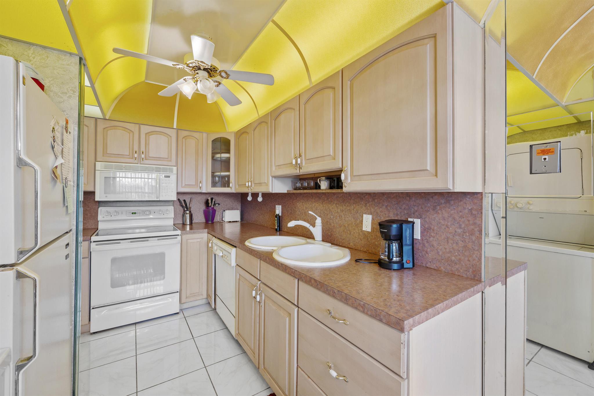 2530 Black Olive Boulevard 201