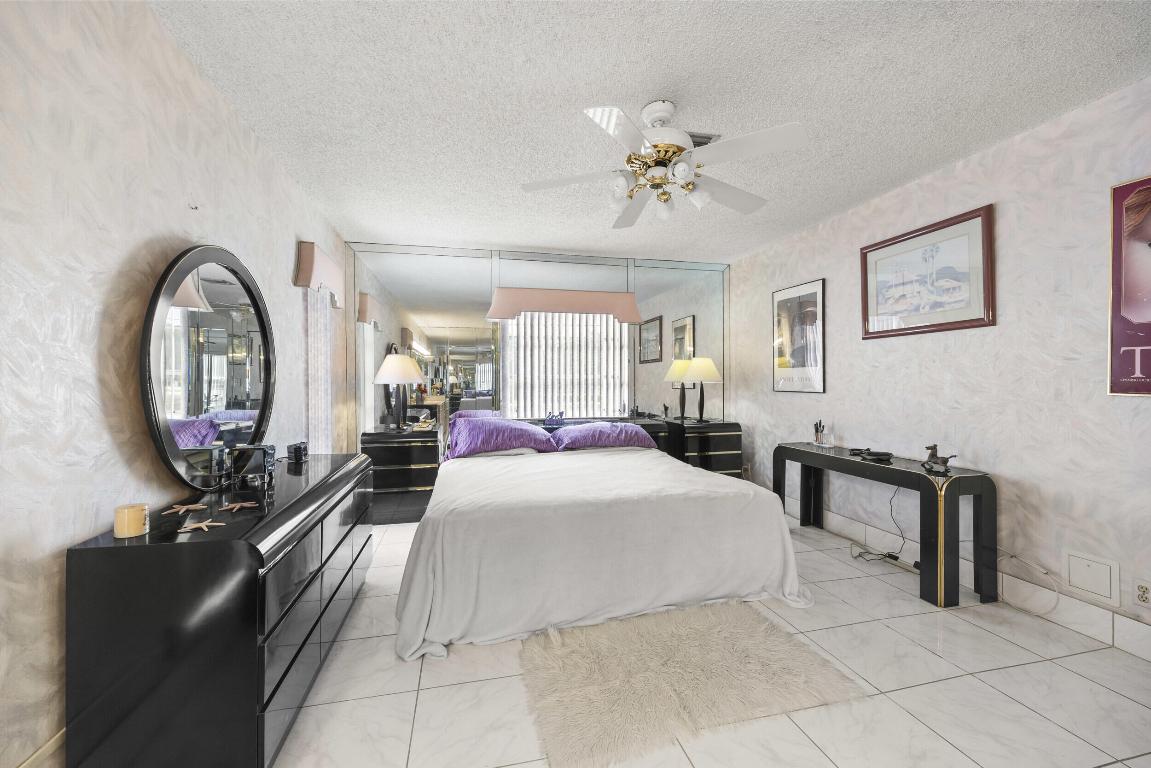 2530 Black Olive Boulevard 201