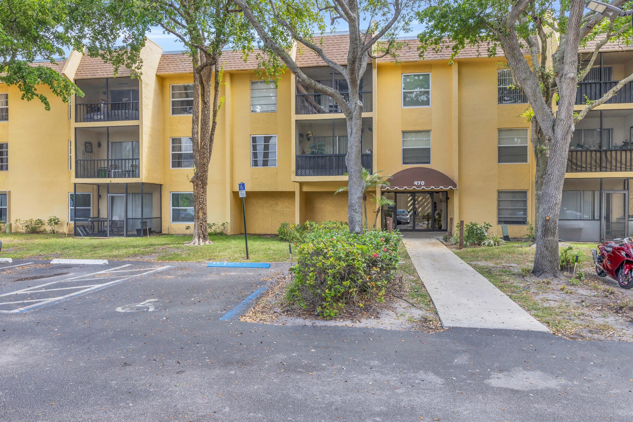 470 NW 20th Street 1050