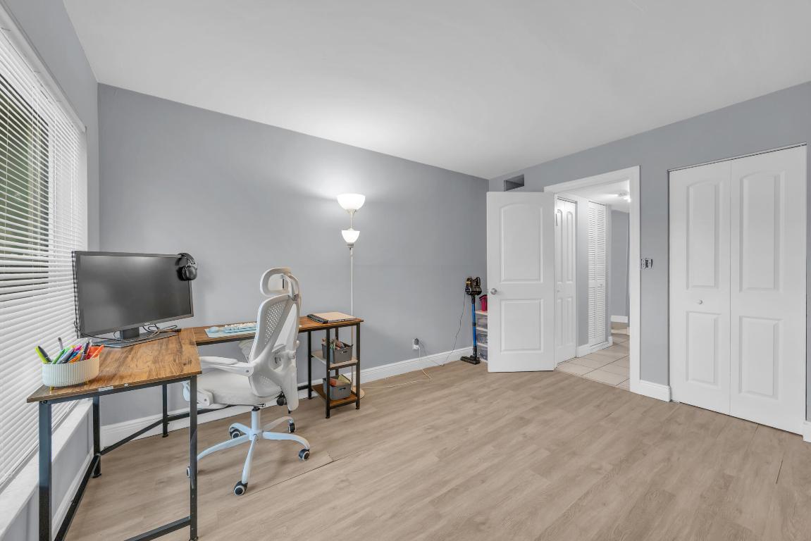 470 NW 20th Street 1050