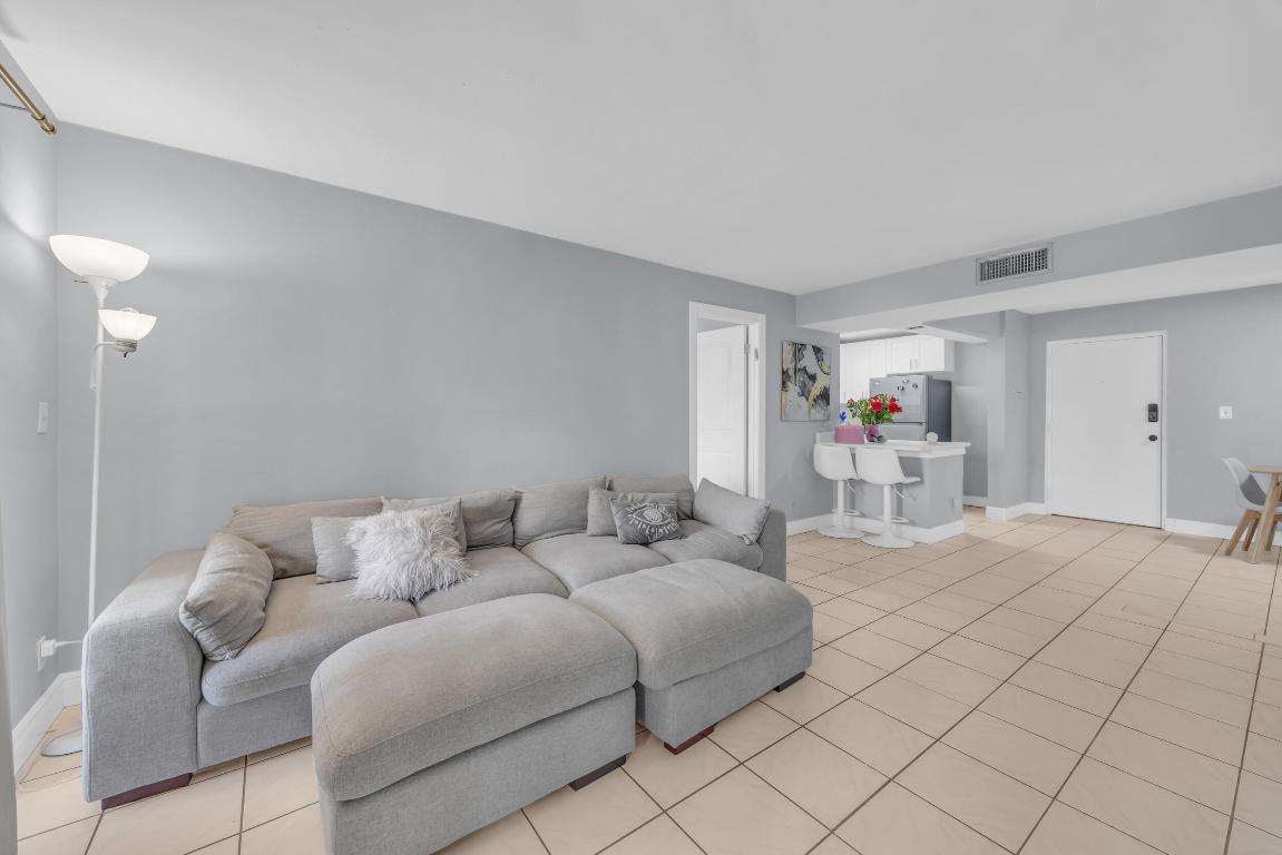 470 NW 20th Street 1050