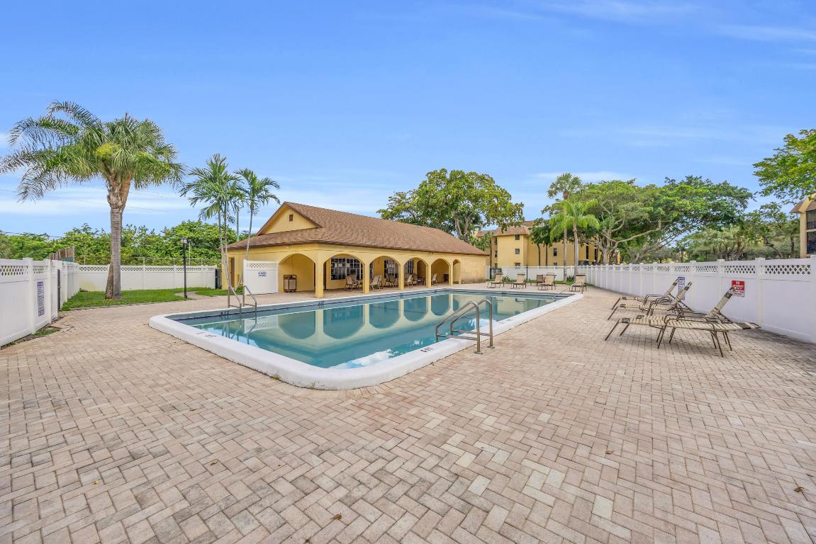 470 NW 20th Street 1050