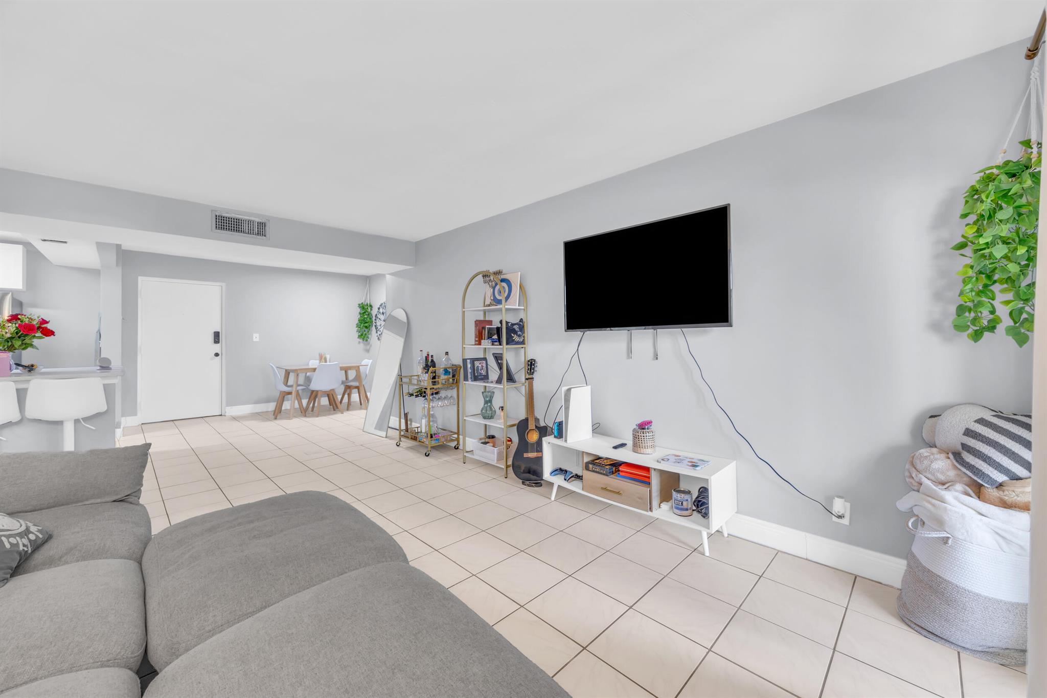 470 NW 20th Street 1050