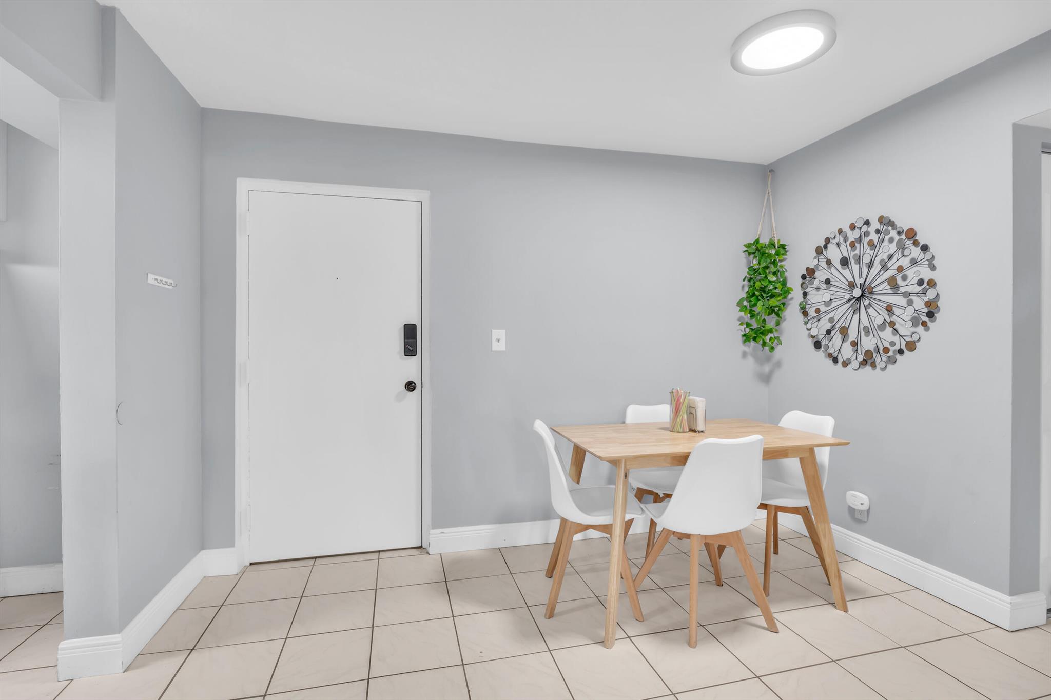 470 NW 20th Street 1050