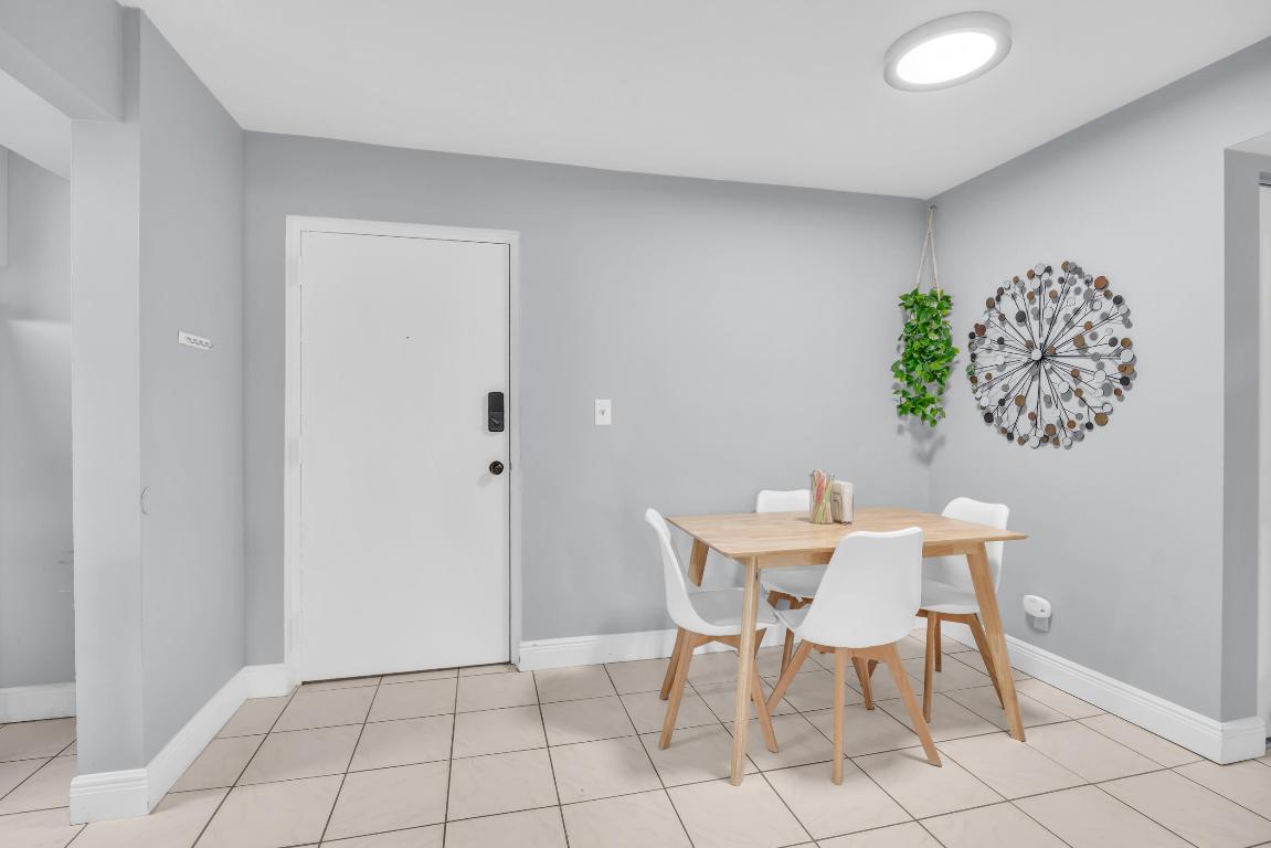 470 NW 20th Street 1050