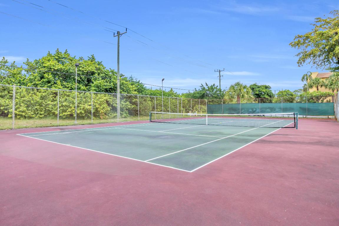 470 NW 20th Street 1050