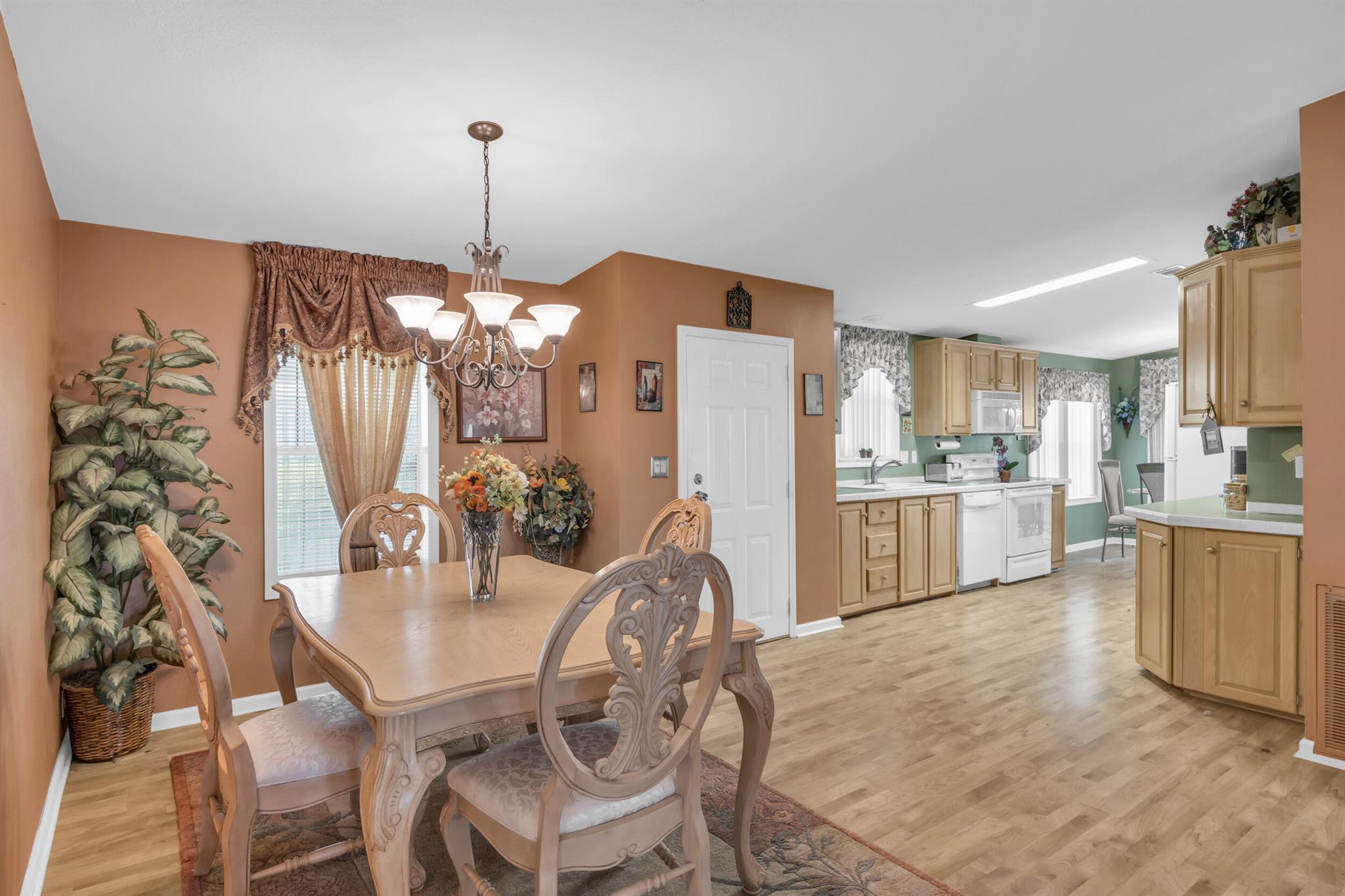 2904 Nine Iron Drive