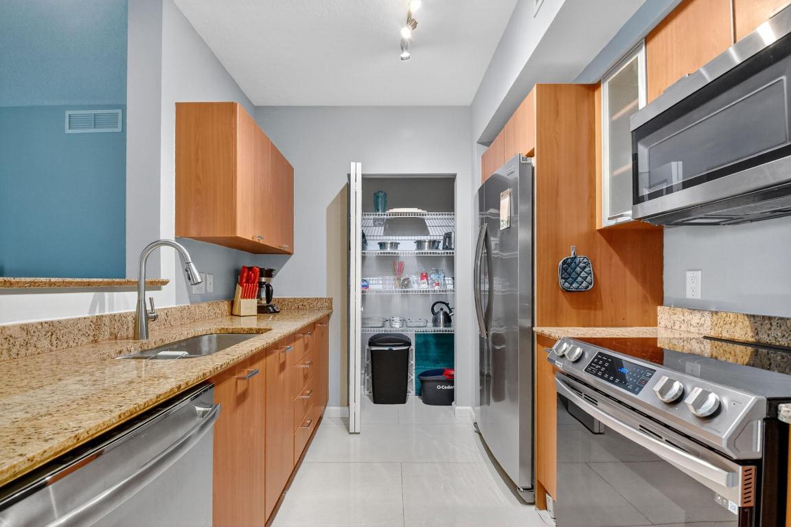 625 Casa Loma Boulevard 306