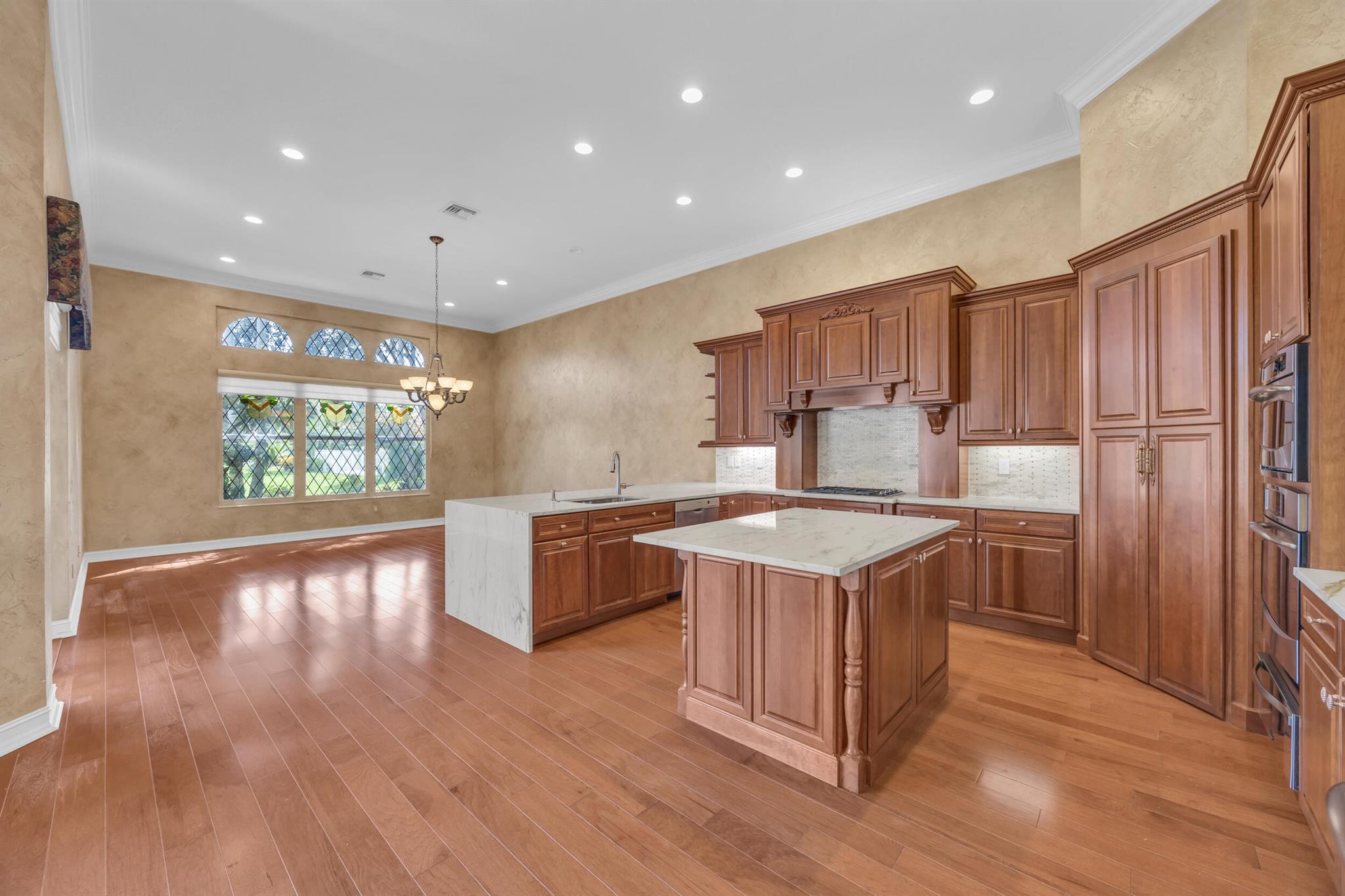 7071 Corning Circle