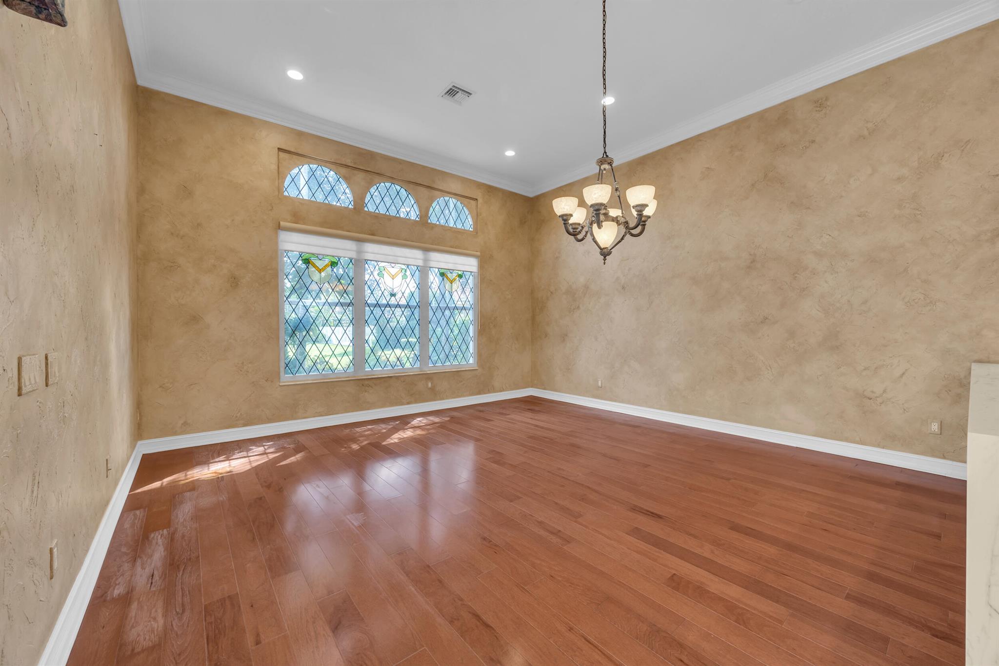 7071 Corning Circle