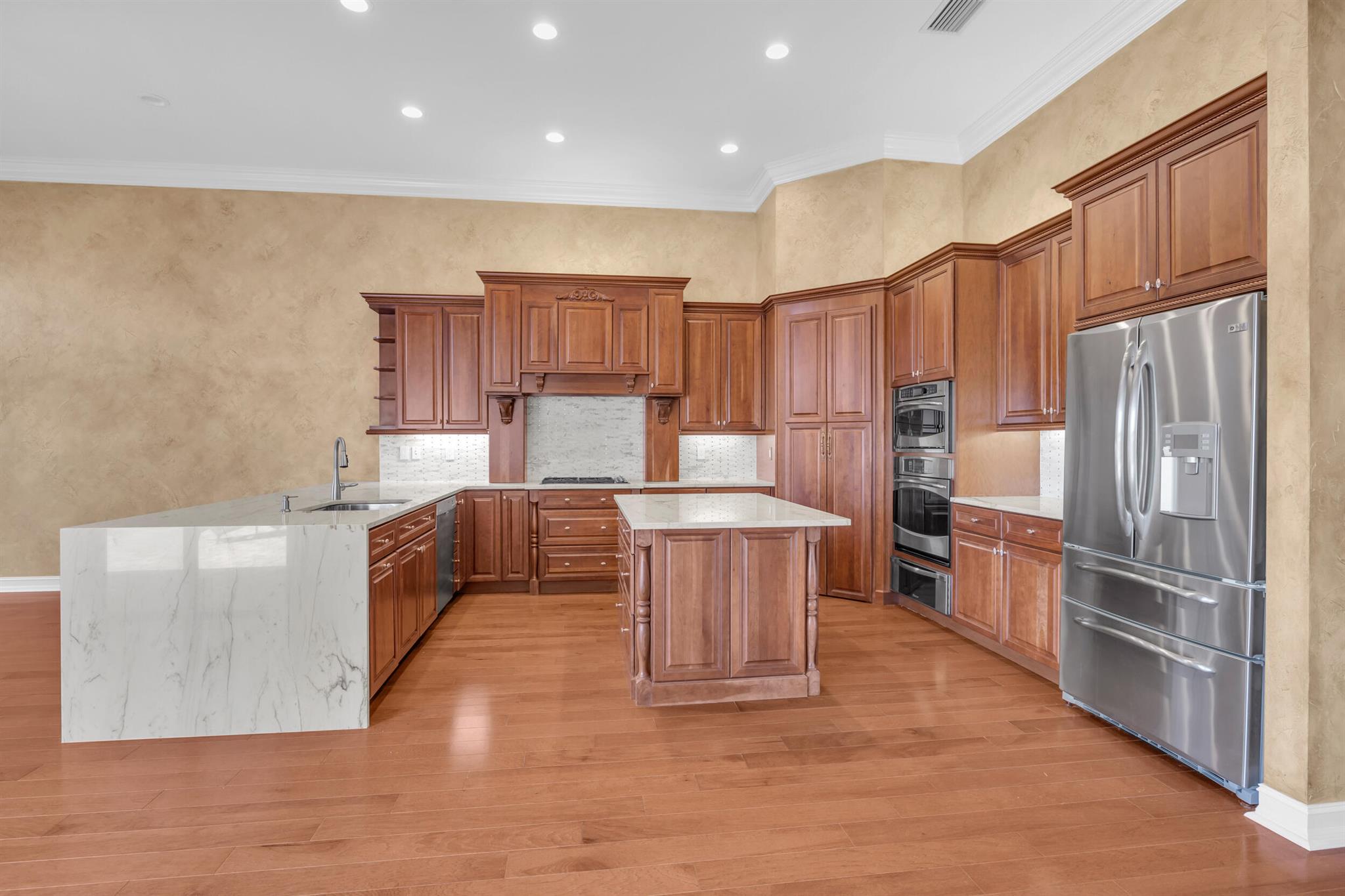 7071 Corning Circle