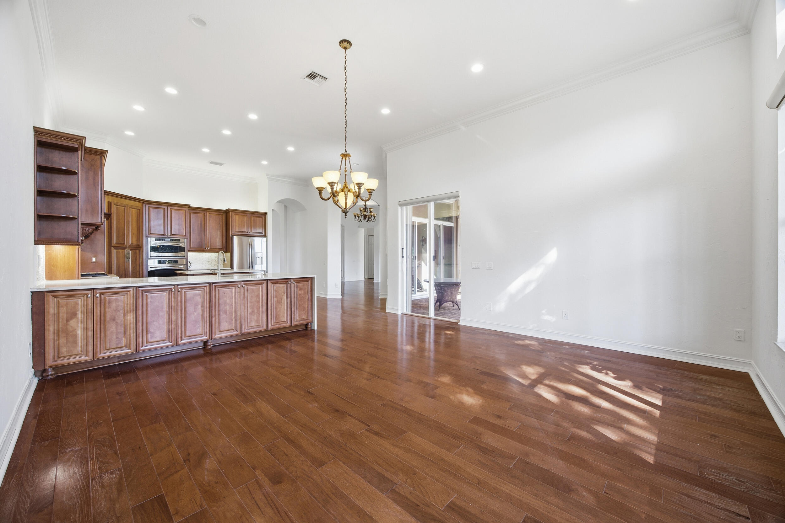 7071 Corning Circle