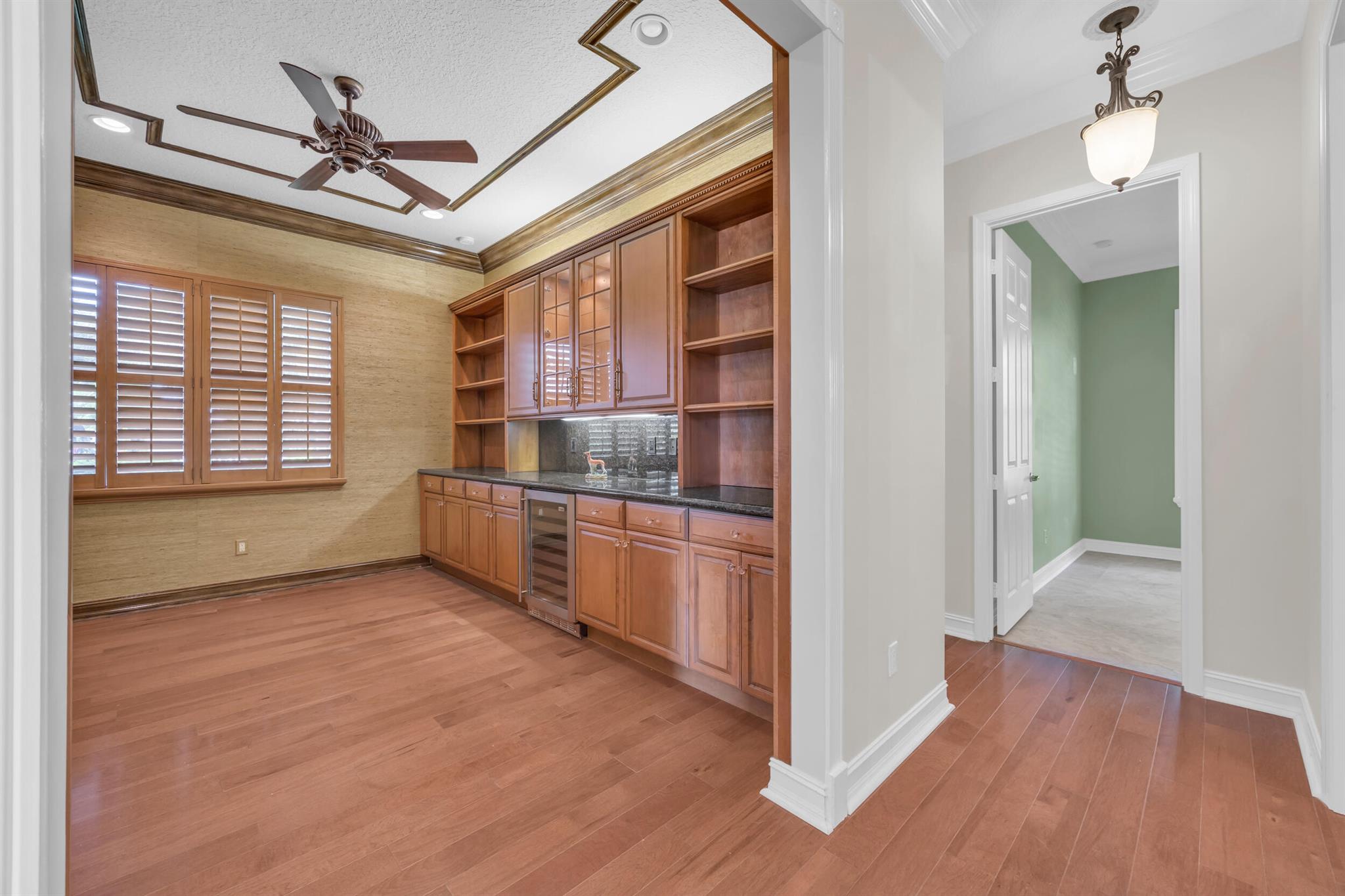 7071 Corning Circle