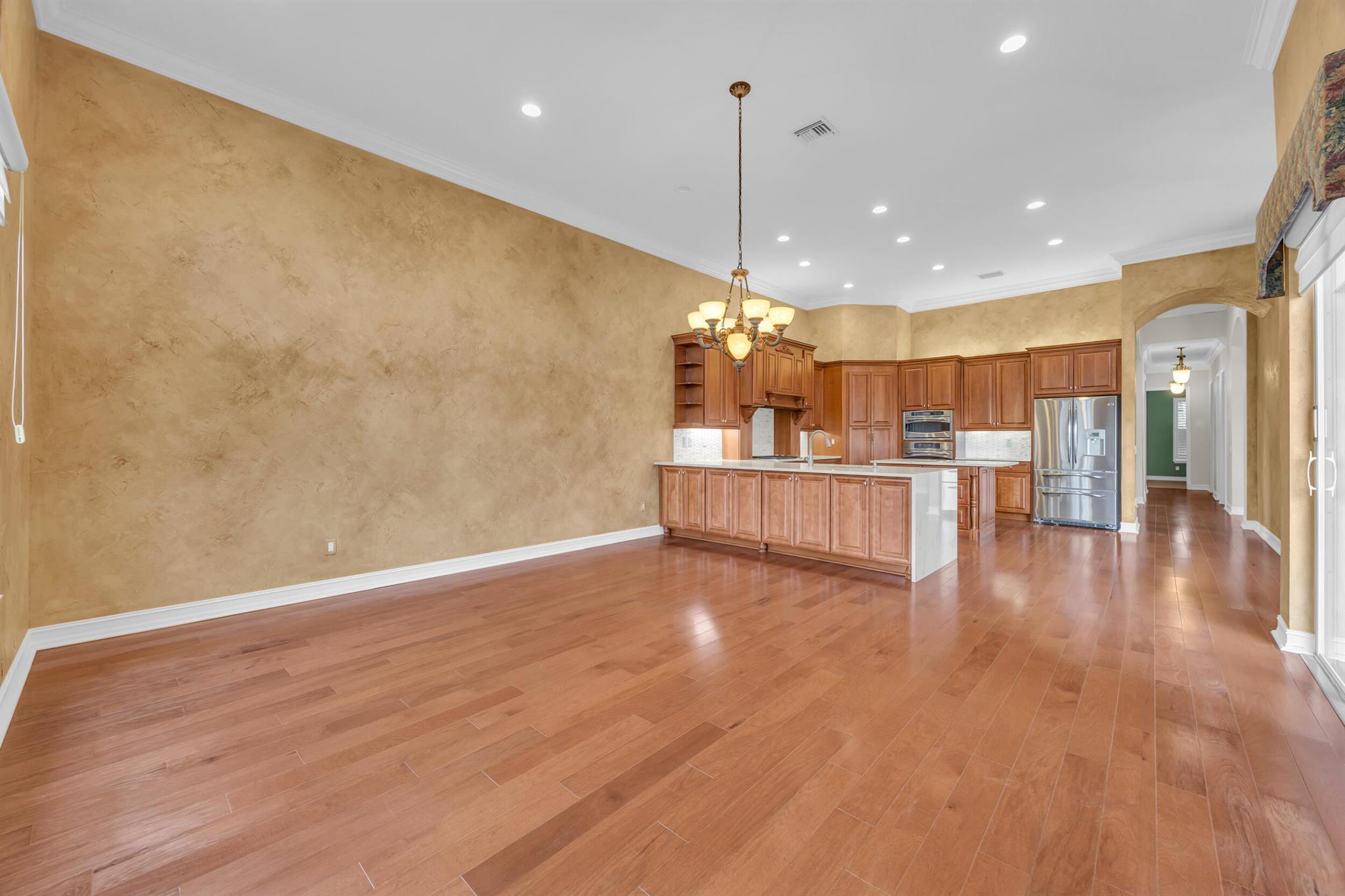 7071 Corning Circle