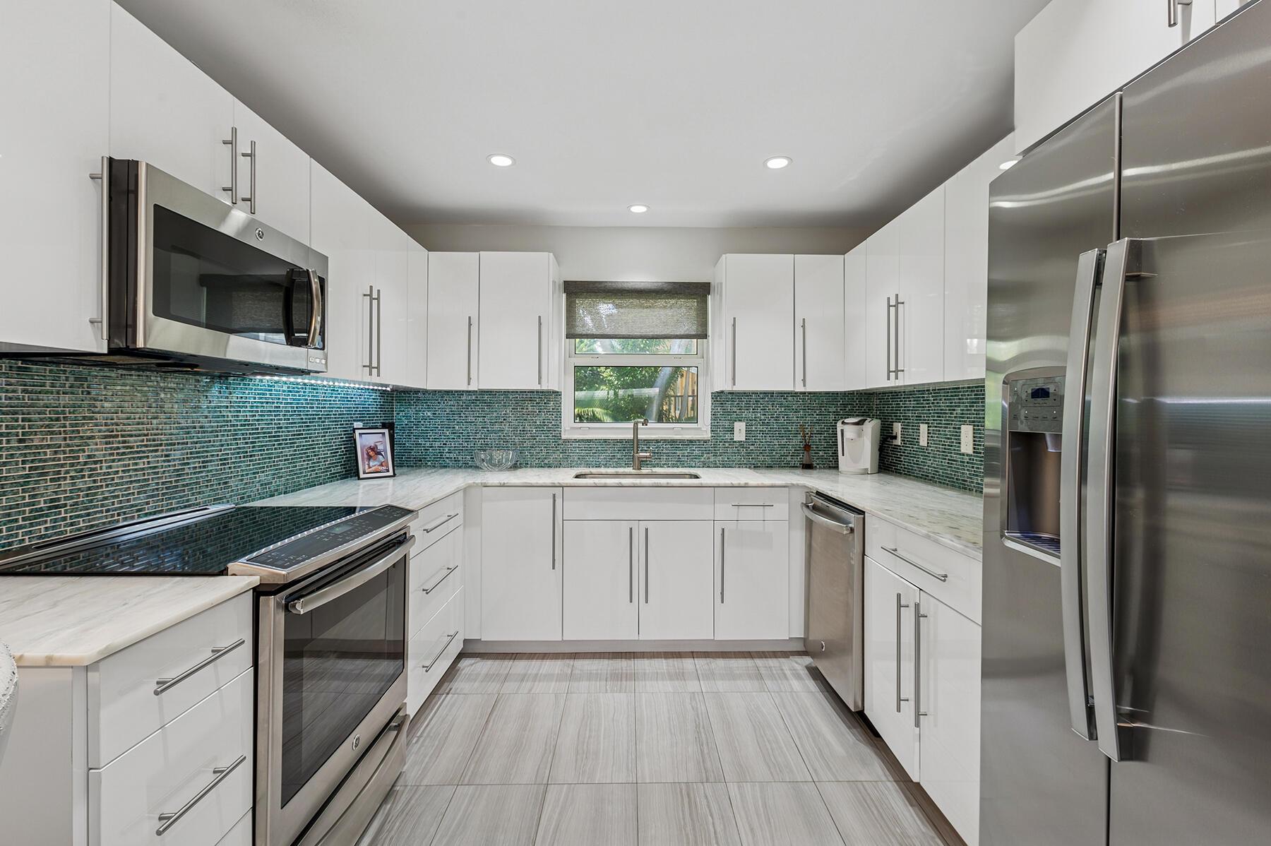 807 NE 1st Street 6w