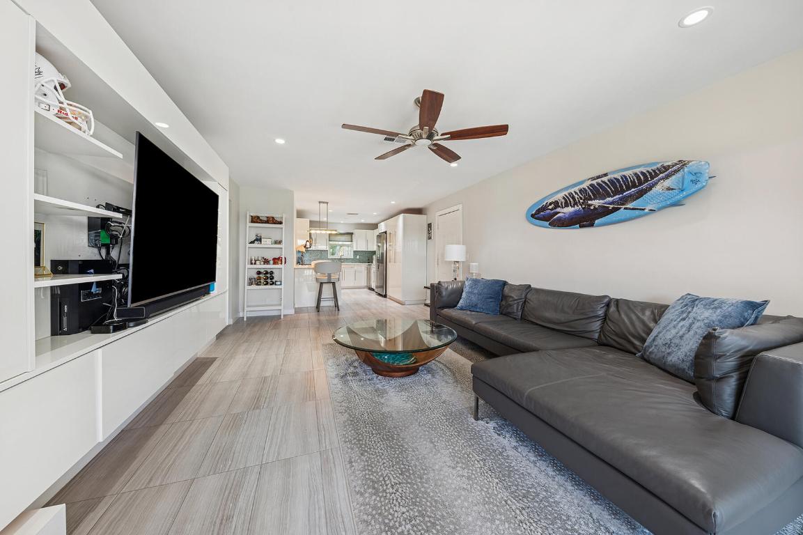 807 NE 1st Street 6w