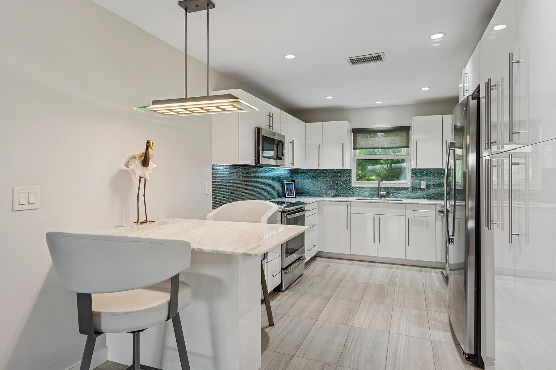 807 NE 1st Street 6w