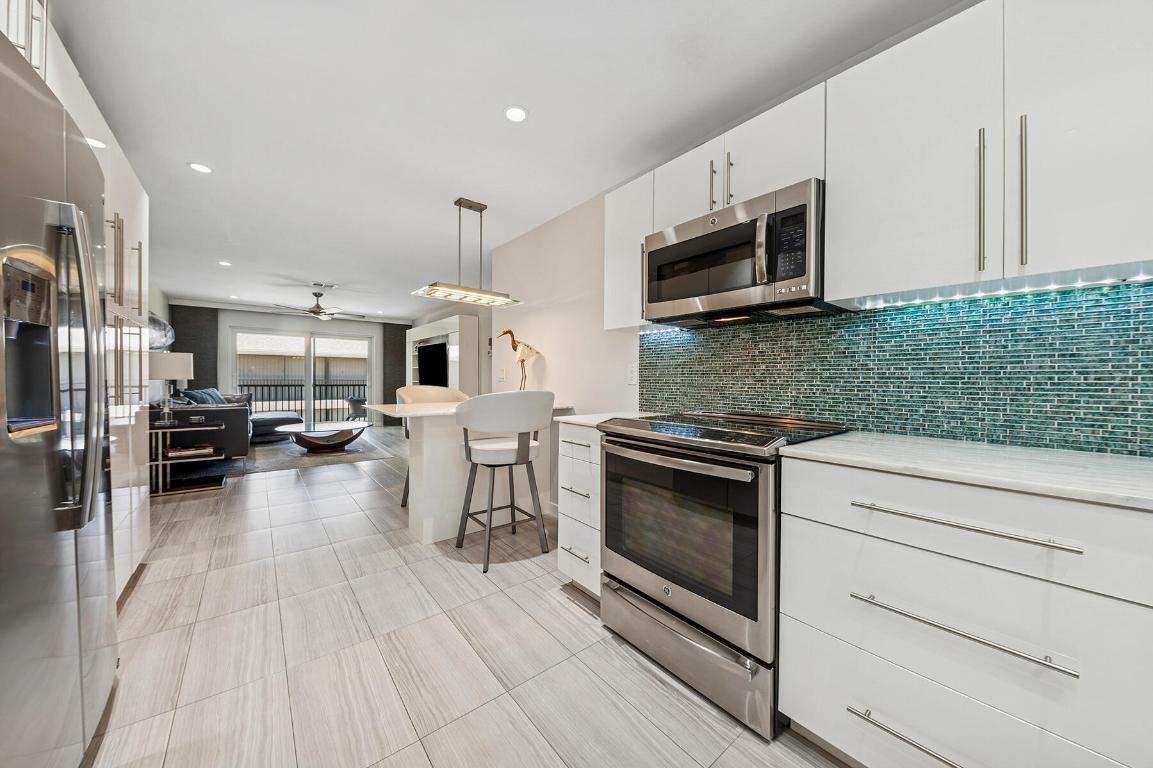 807 NE 1st Street 6w