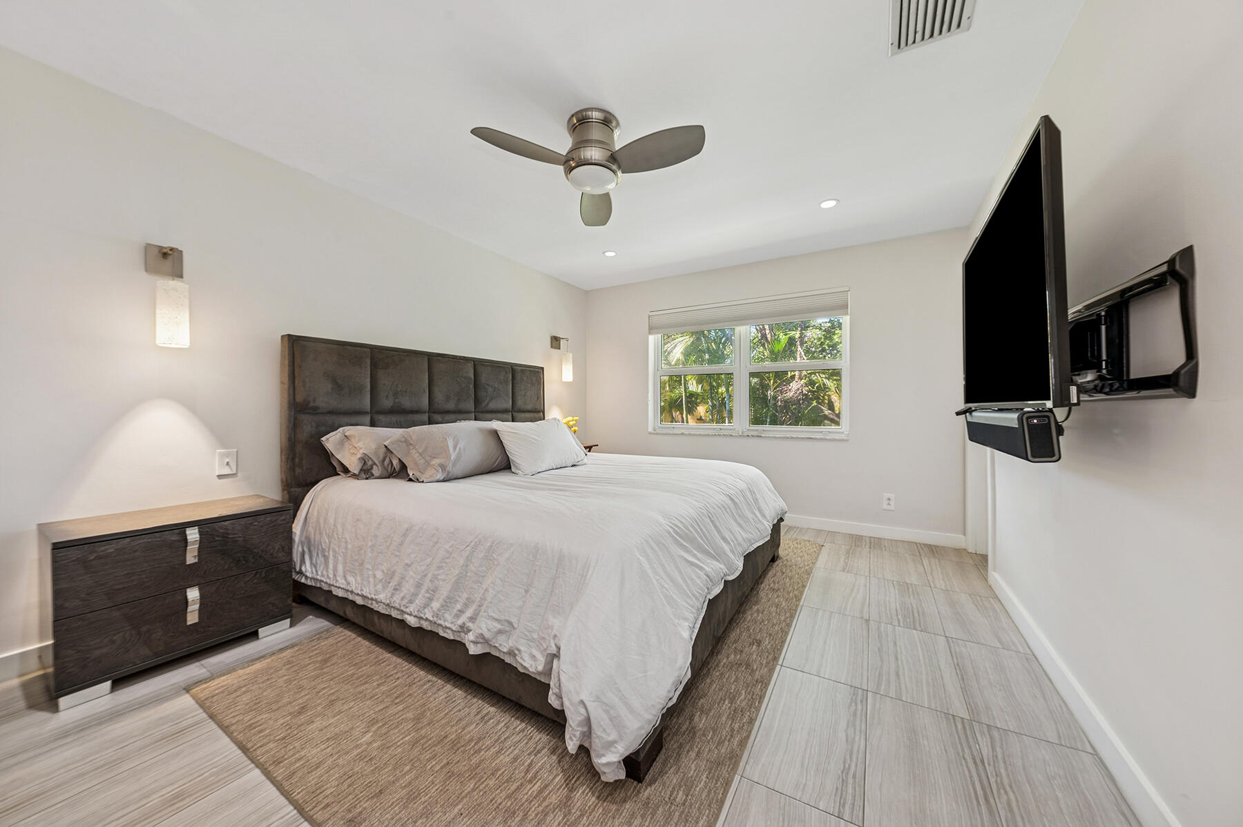 807 NE 1st Street 6w