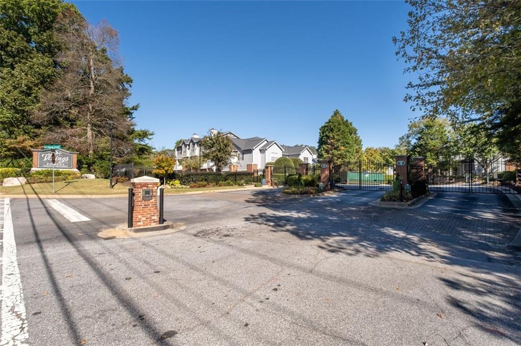 1303 Vinings Forest Lane SE