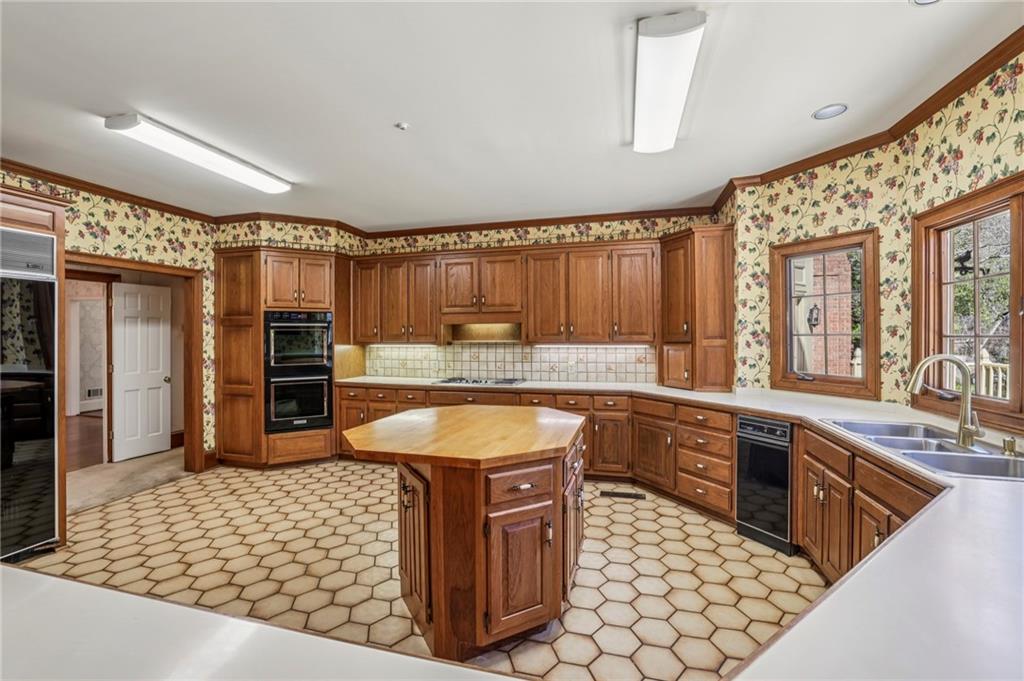 420 Rivertrail Court