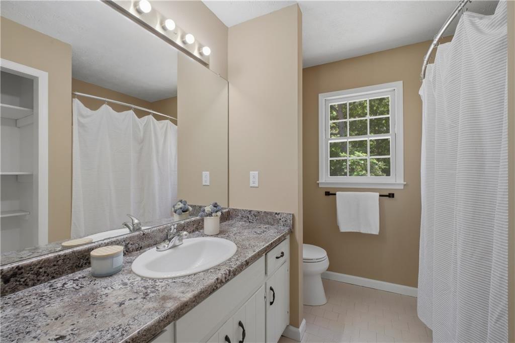 2526 Ashworth Lake Road