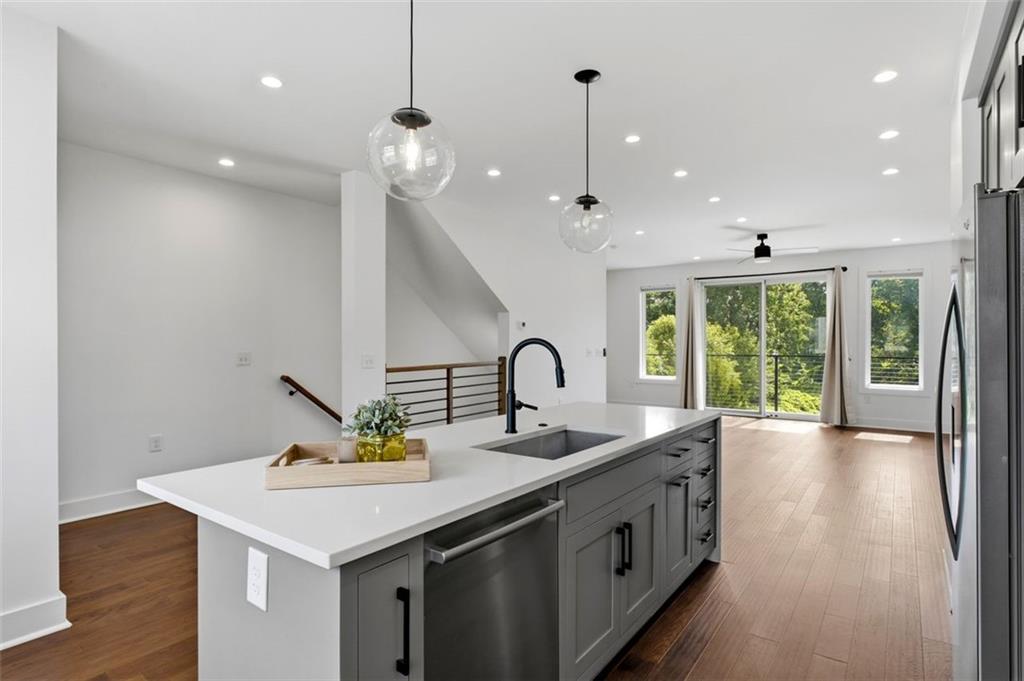 1300 Memorial Drive SE Unit 16