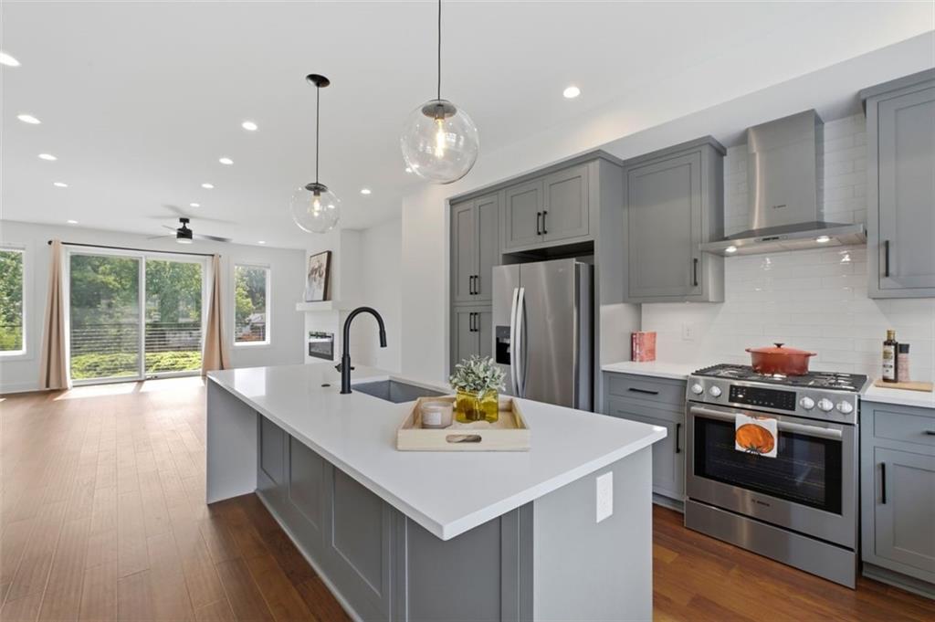1300 Memorial Drive SE Unit 16