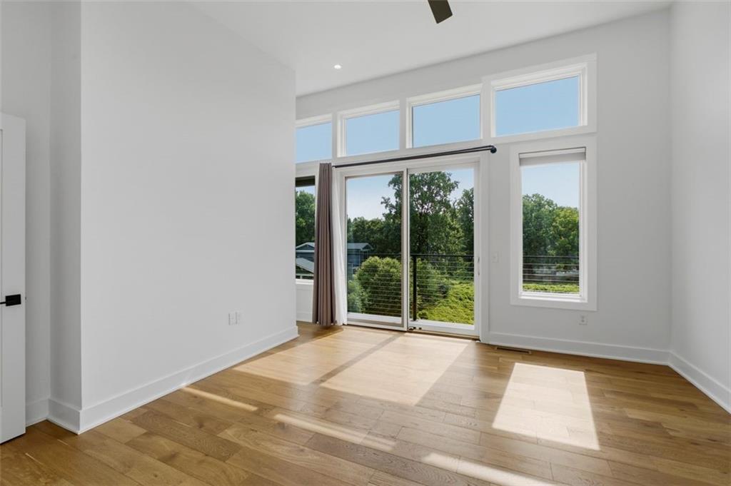 1300 Memorial Drive SE Unit 16