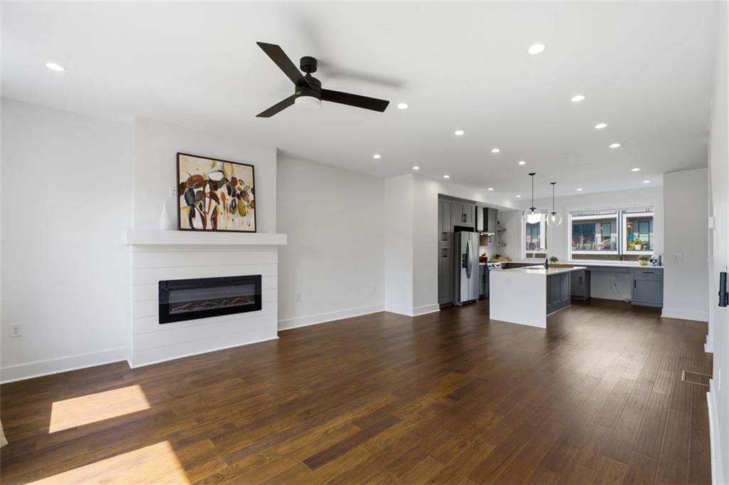 1300 Memorial Drive SE Unit 16