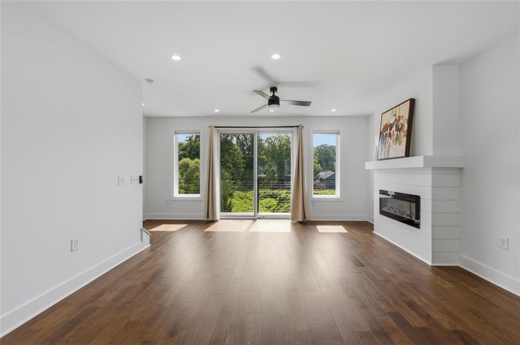 1300 Memorial Drive SE Unit 16