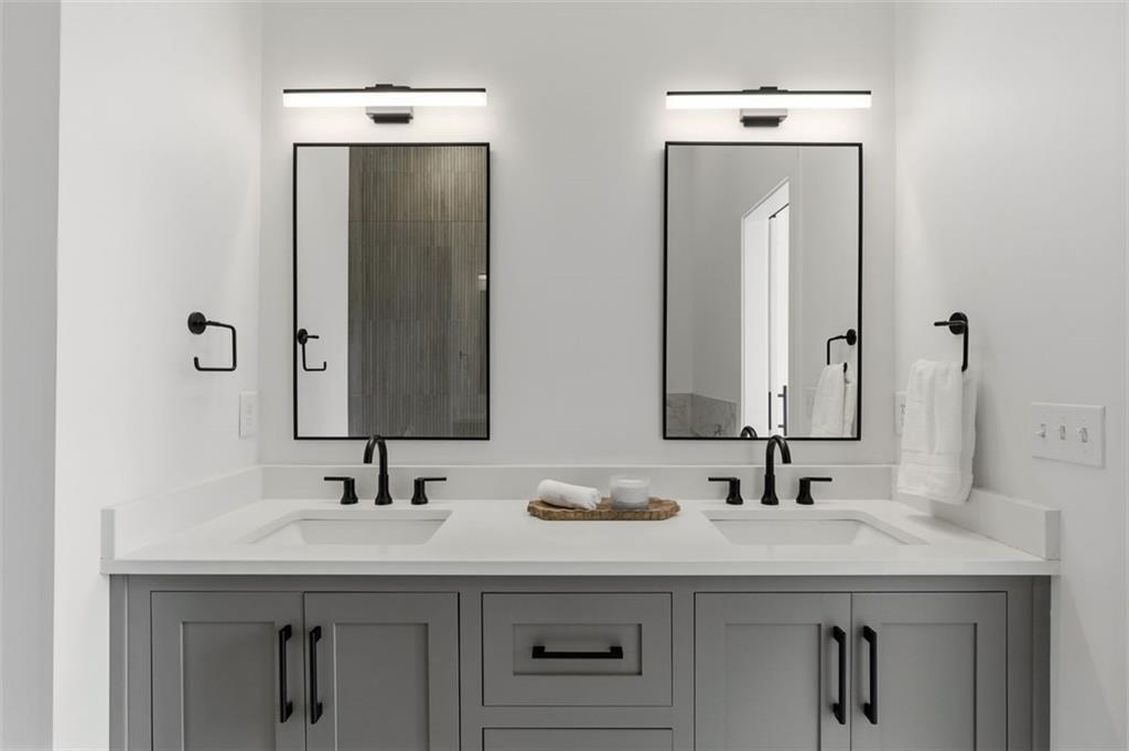 1300 Memorial Drive SE Unit 16