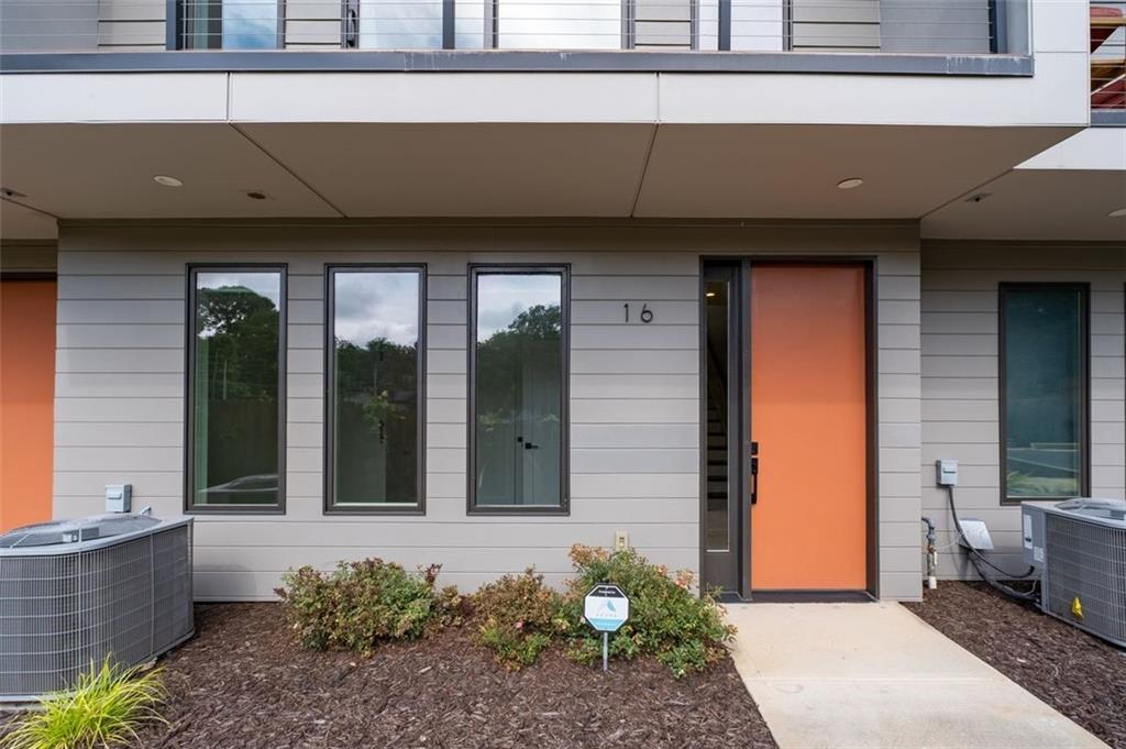 1300 Memorial Drive SE Unit 16