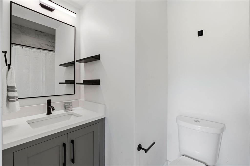 1300 Memorial Drive SE Unit 16