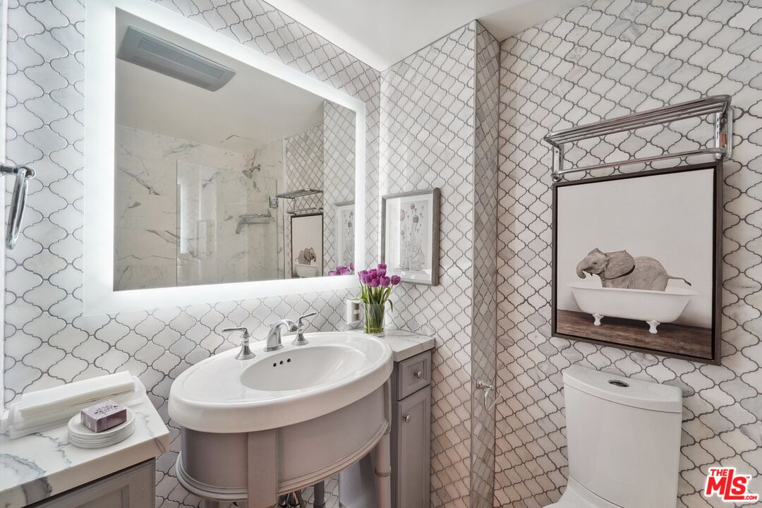 10450 Wilshire Blvd Unit: 6B