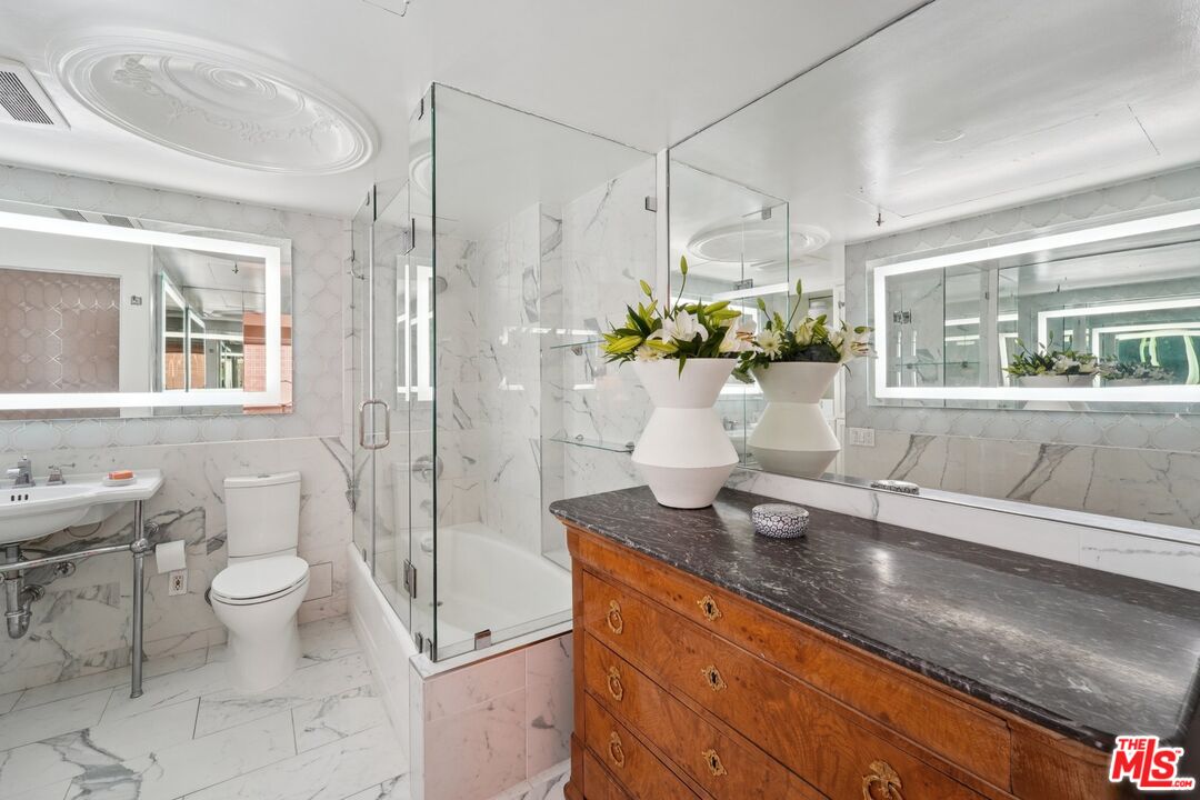 10450 Wilshire Blvd Unit: 6B