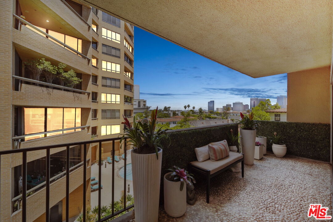 10450 Wilshire Blvd Unit: 6B