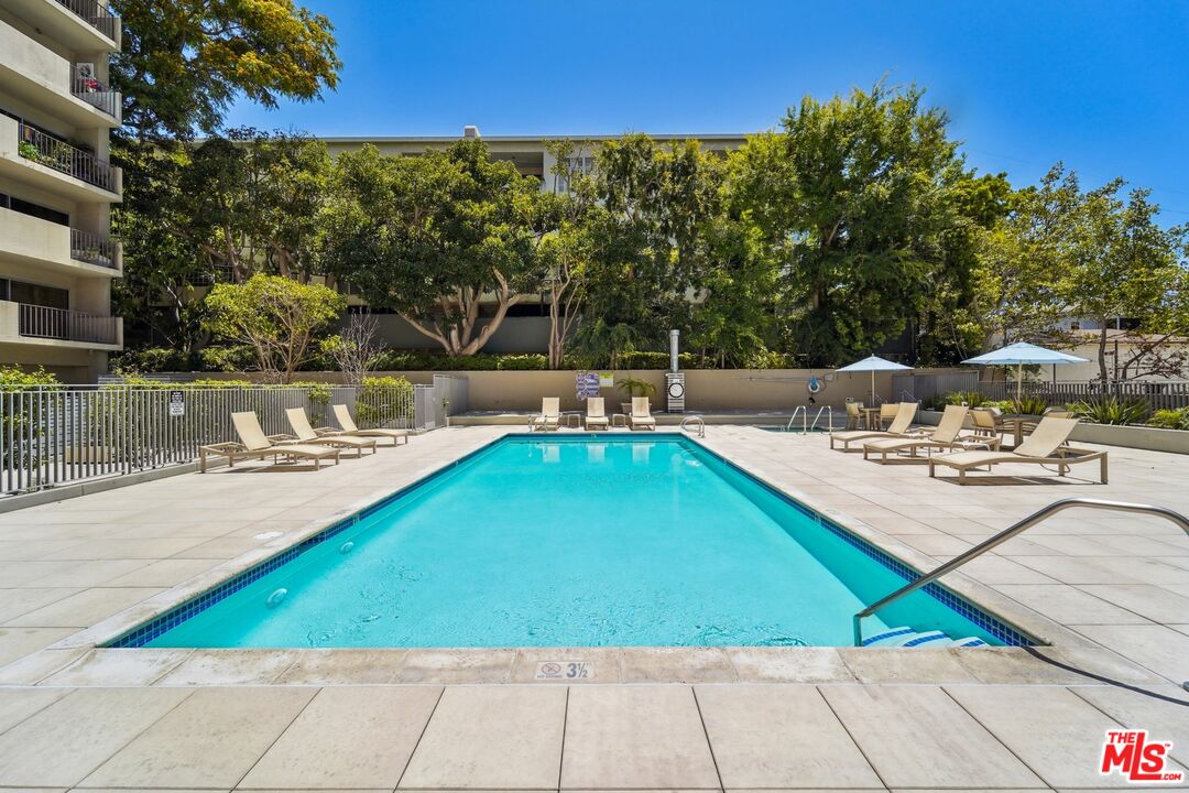 10450 Wilshire Blvd Unit: 6B