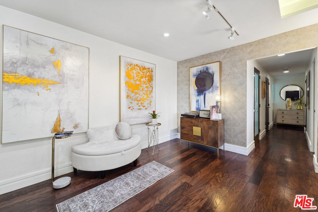 10450 Wilshire Blvd Unit: 6B