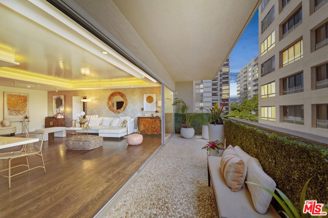 10450 Wilshire Blvd Unit: 6B