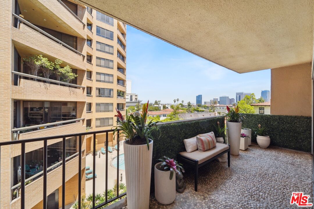 10450 Wilshire Blvd Unit: 6B