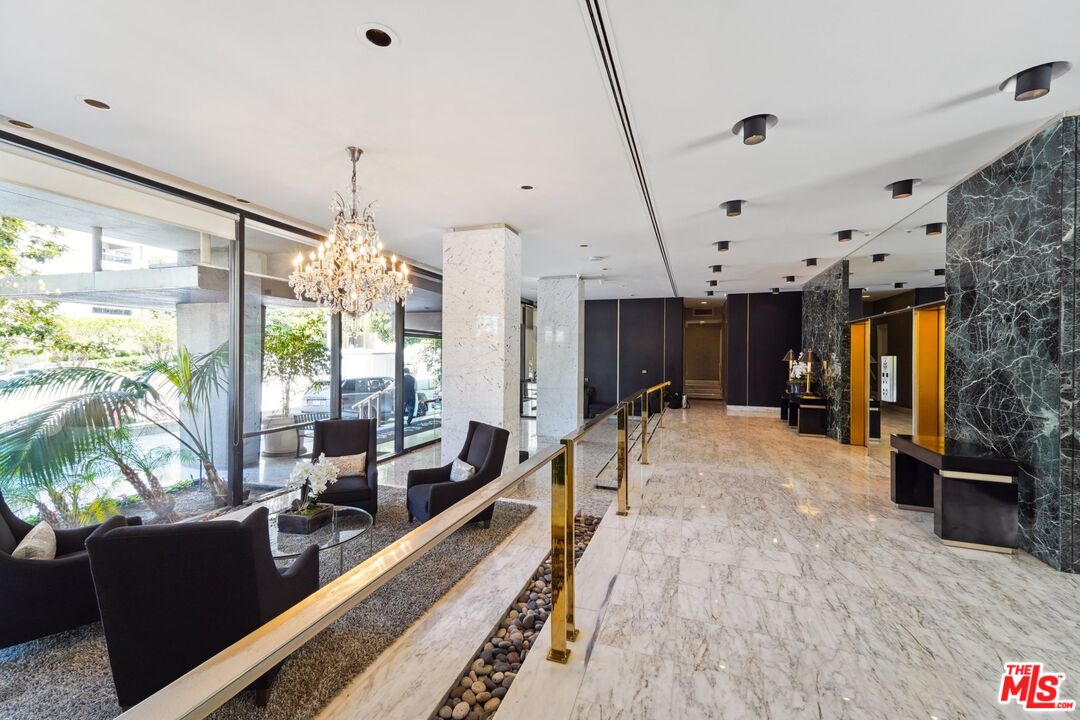 10450 Wilshire Blvd Unit: 6B