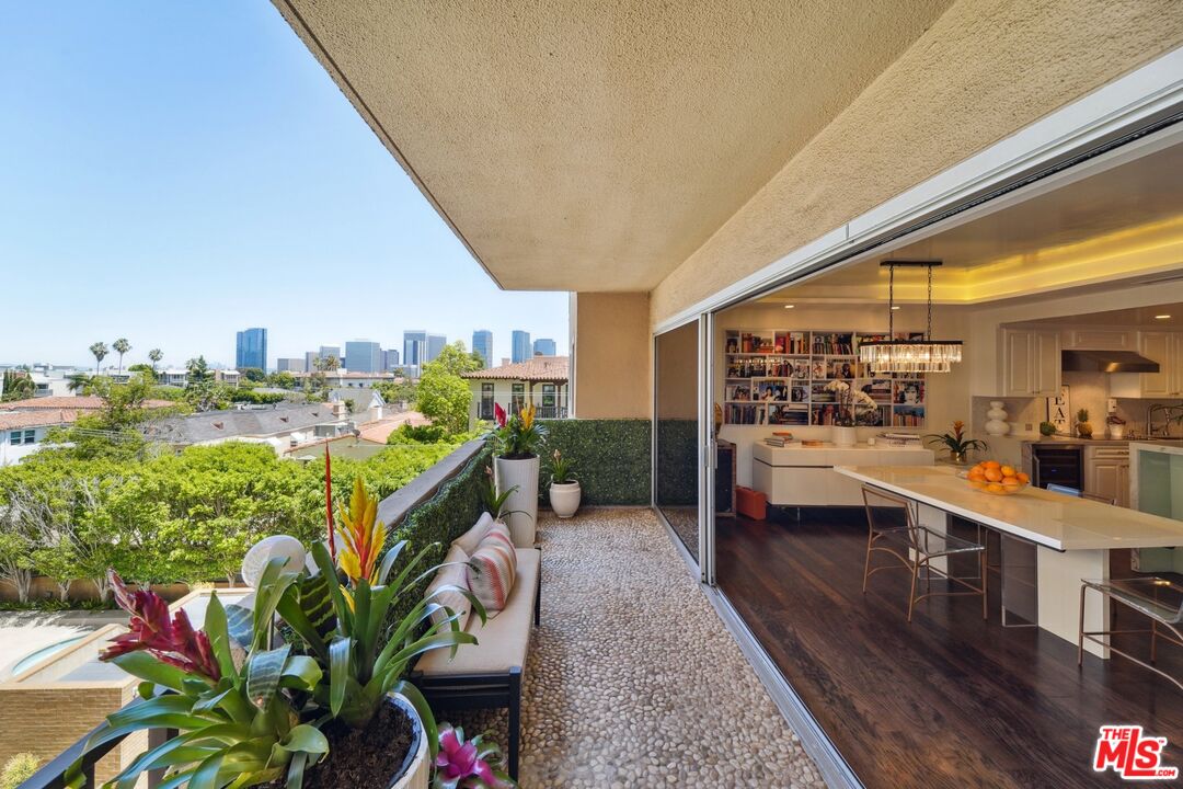 10450 Wilshire Blvd Unit: 6B