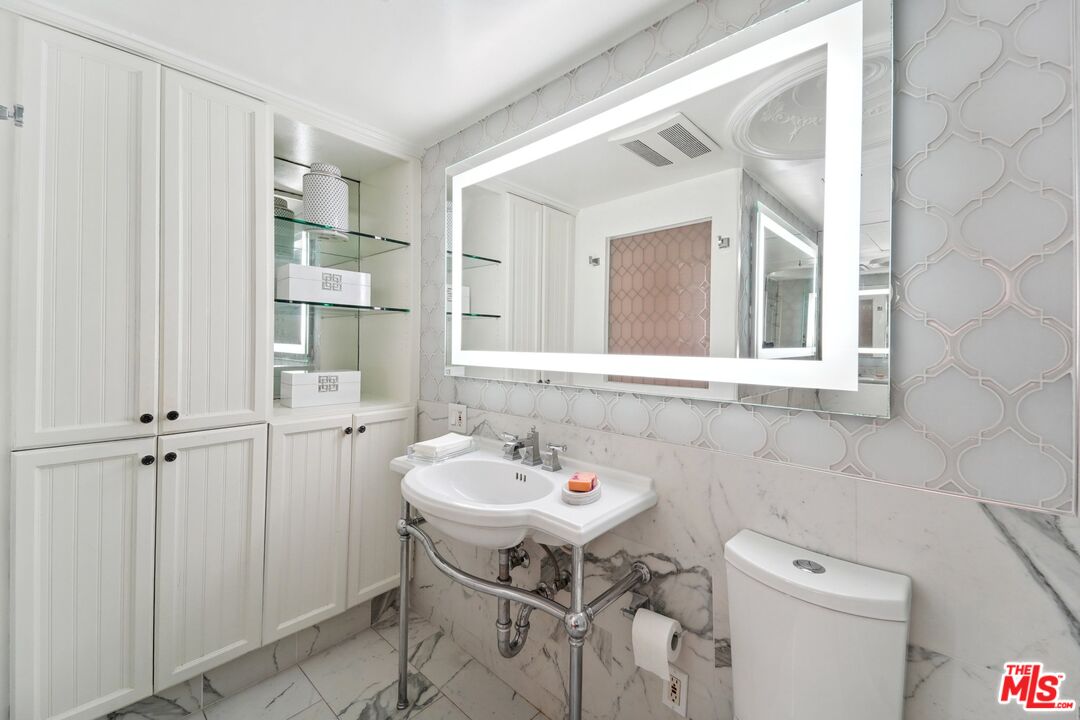 10450 Wilshire Blvd Unit: 6B