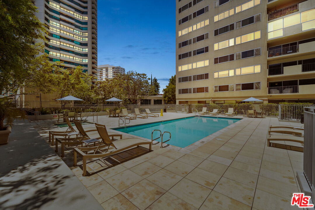 10450 Wilshire Blvd Unit: 6B