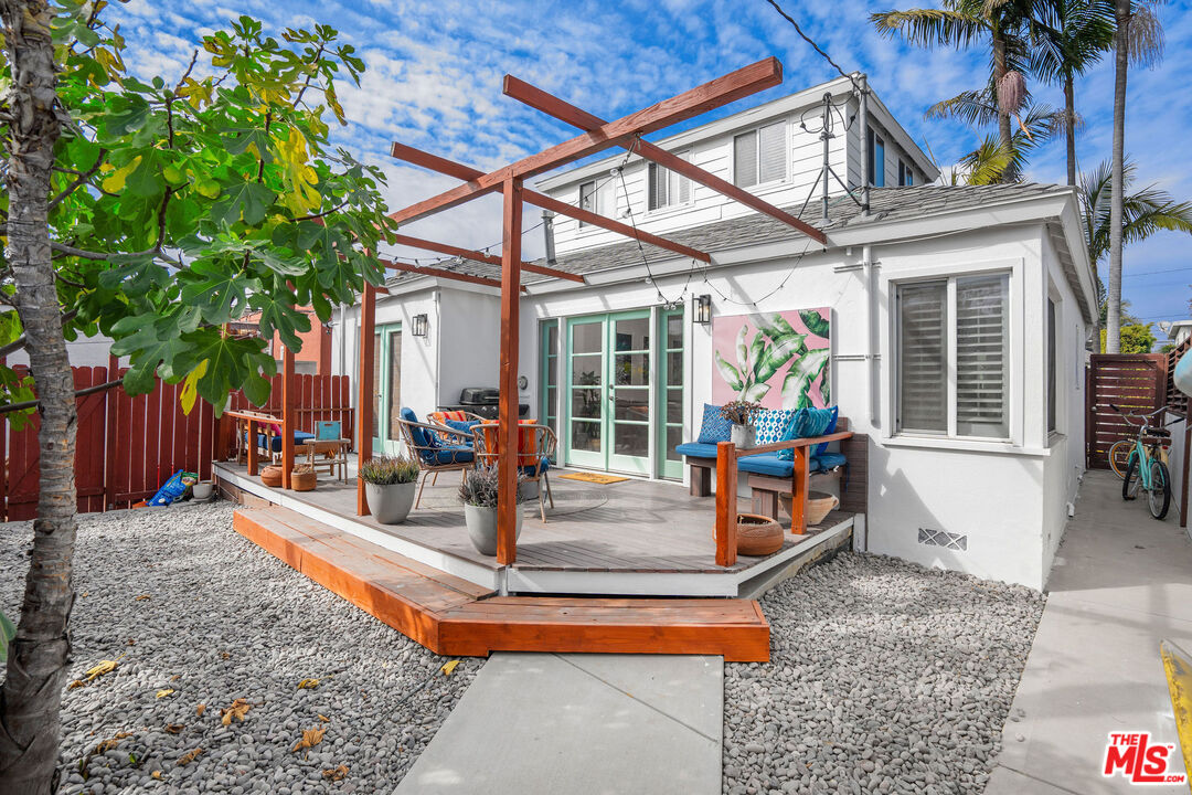 838 Commonwealth Ave