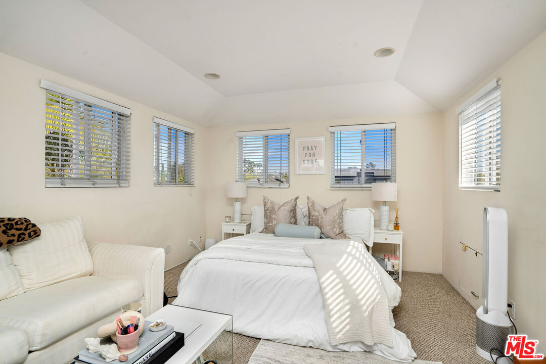 838 Commonwealth Ave